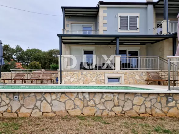 6-bedroom Detached House In Poreč, Croatia (310,54 M²)