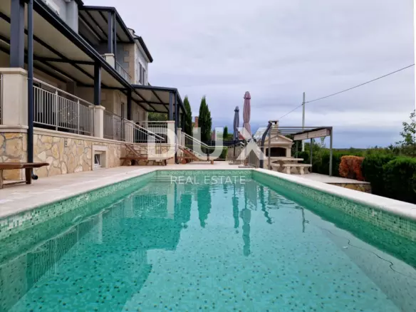 6-bedroom Detached House In Poreč, Croatia (310,54 M²)
