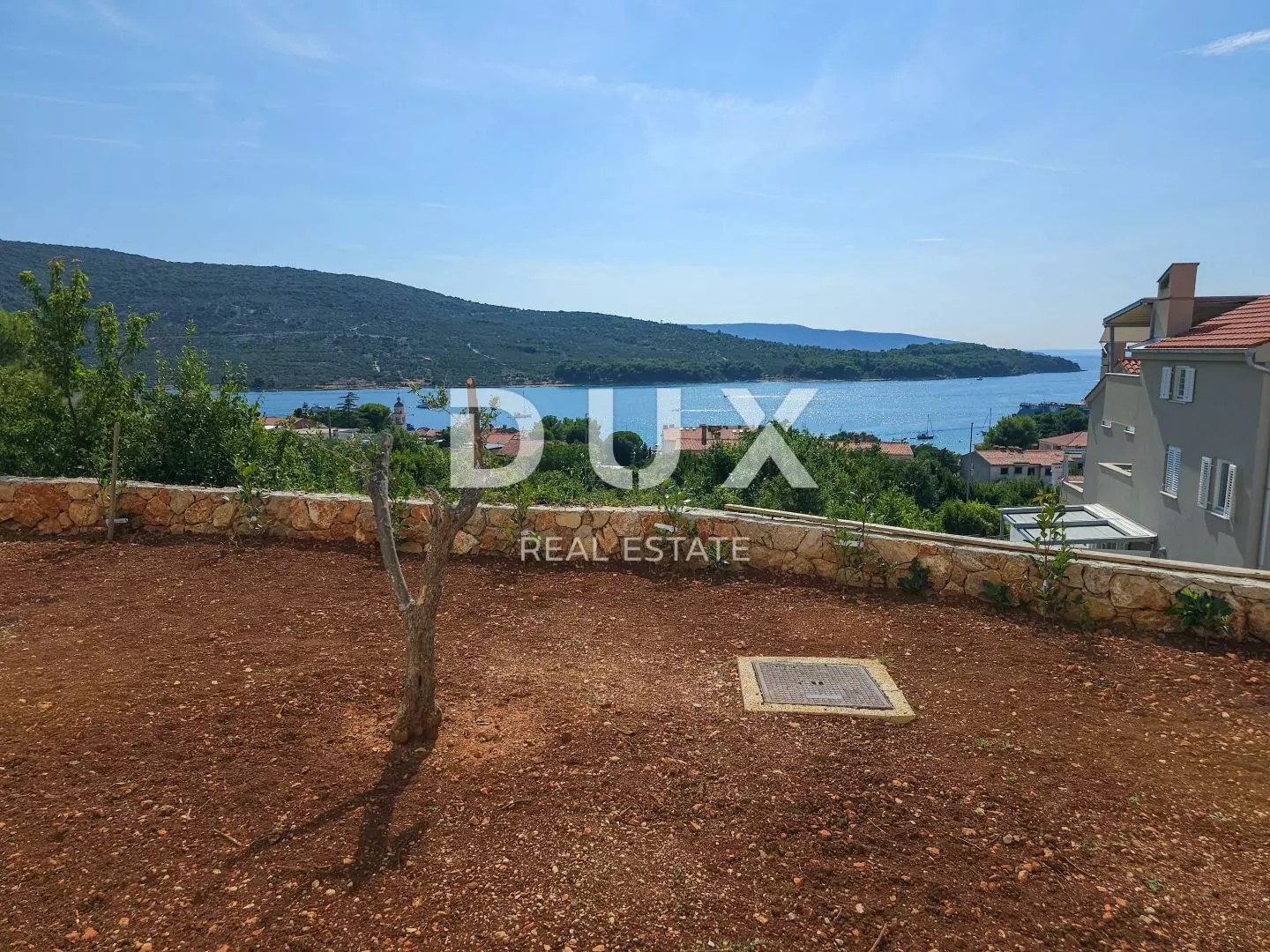 2-bedroom Apartment In Cres, Croatia (99 M²)