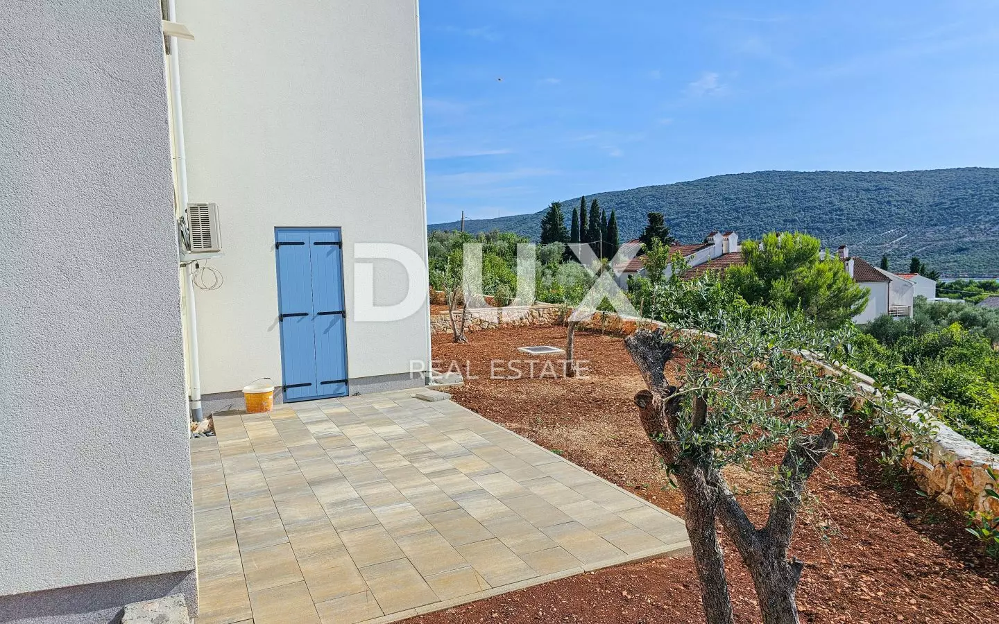 2-bedroom Apartment In Cres, Croatia (99 M²)