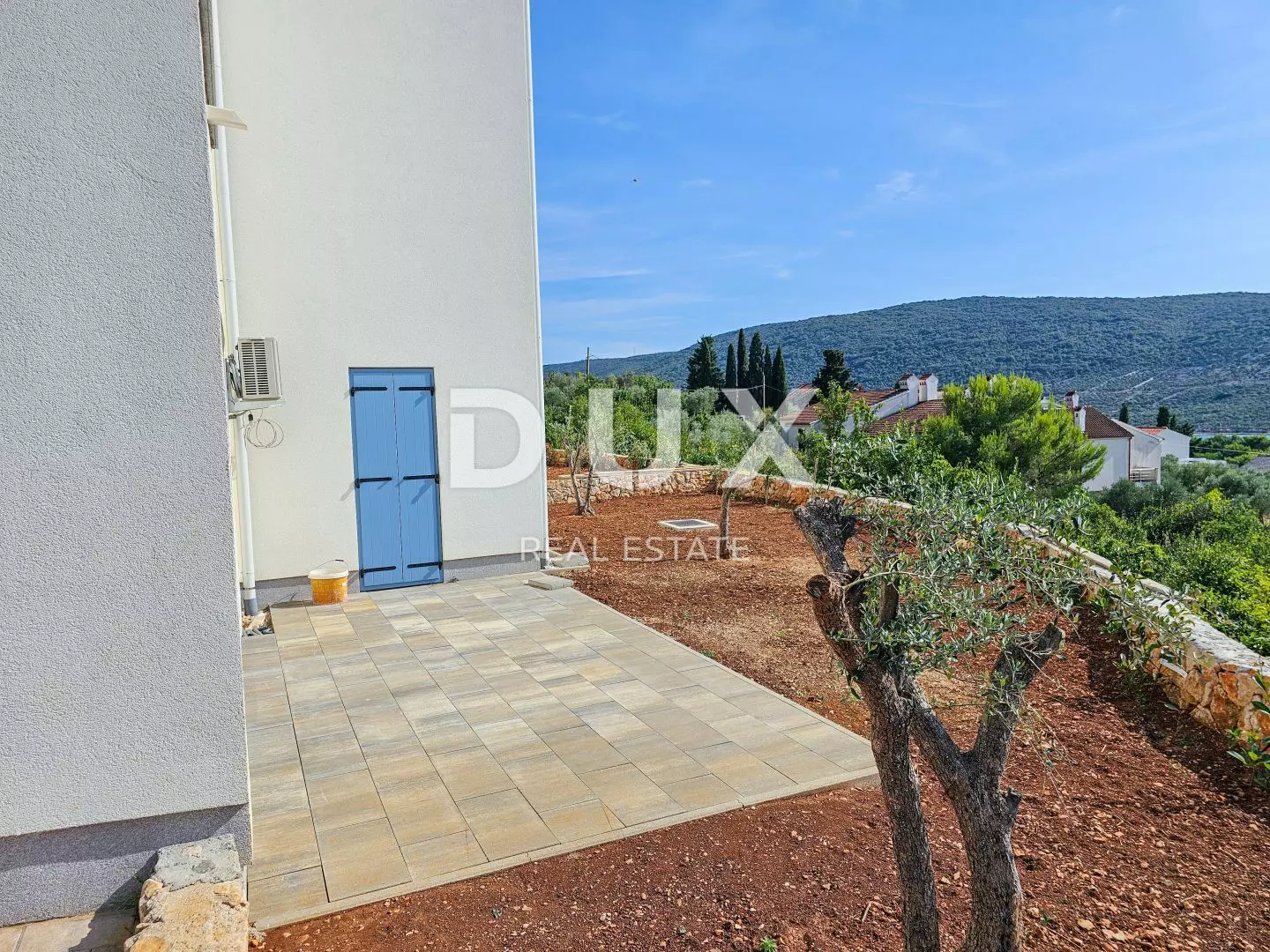 2-bedroom Apartment In Cres, Croatia (99 M²)