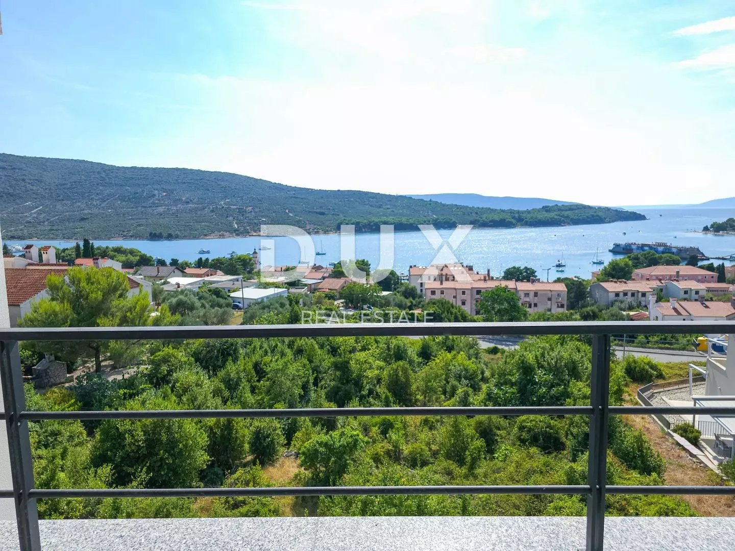 3-bedroom Apartment In Cres, Croatia (120 M²)