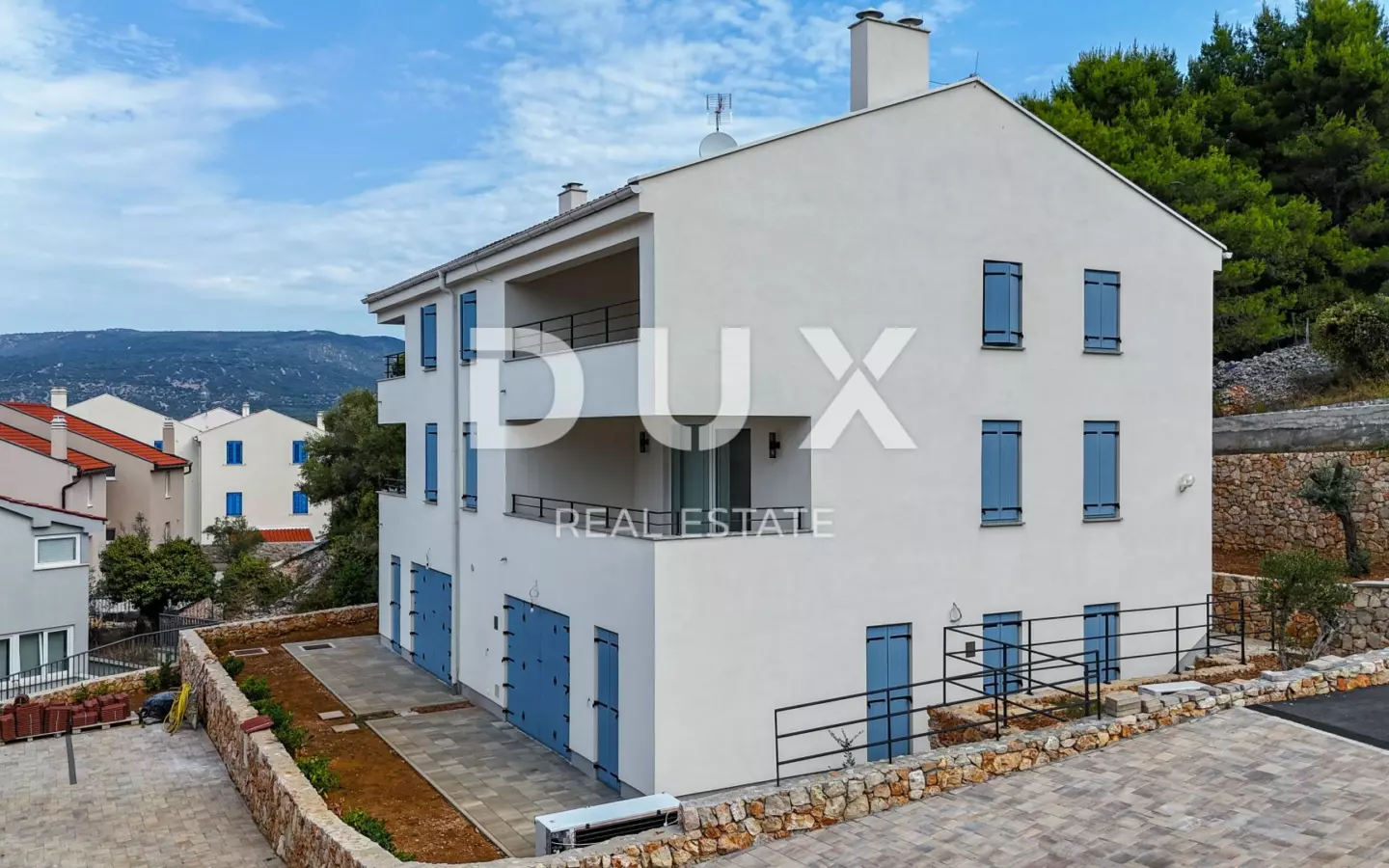 4-bedroom Apartment In Cres, Croatia (193 M²)