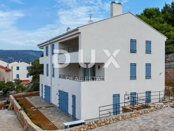 4-bedroom Apartment In Cres, Croatia (193 M²)