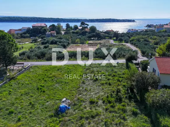 Land In Banjol, Croatia (907 M²)