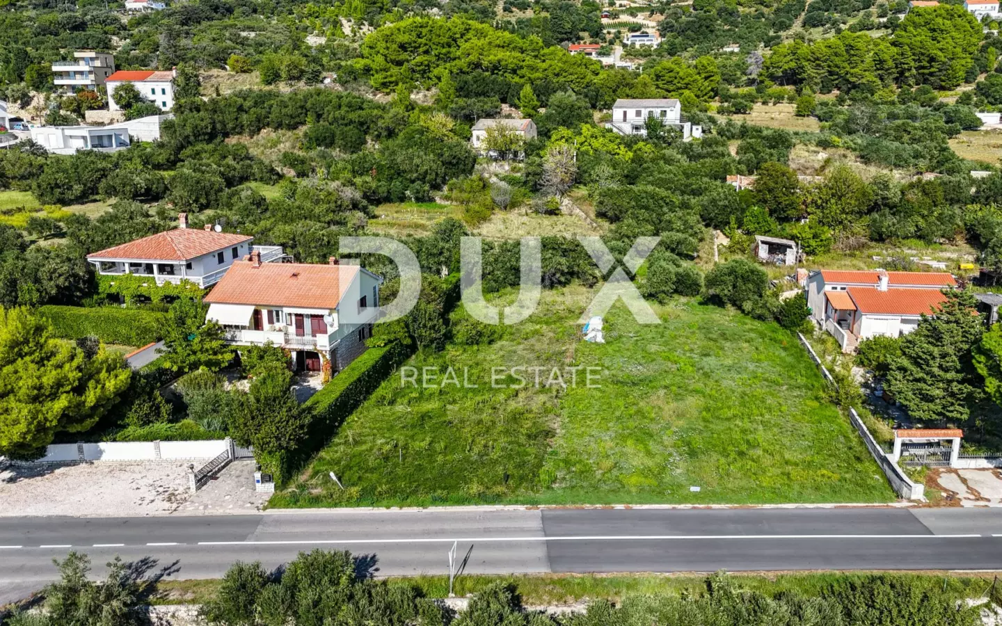 Land In Banjol, Croatia (907 M²)
