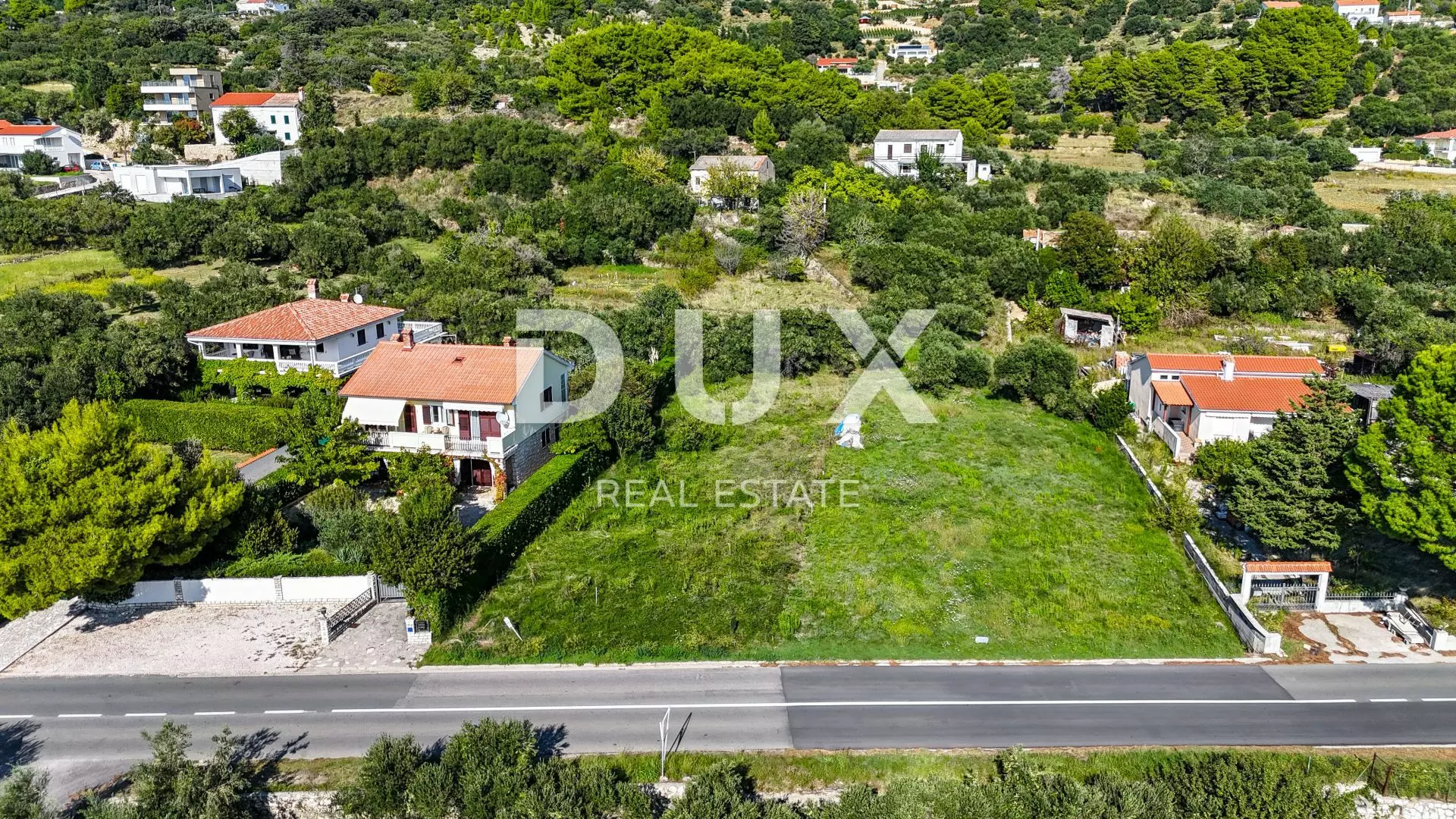 Land In Banjol, Croatia (907 M²)