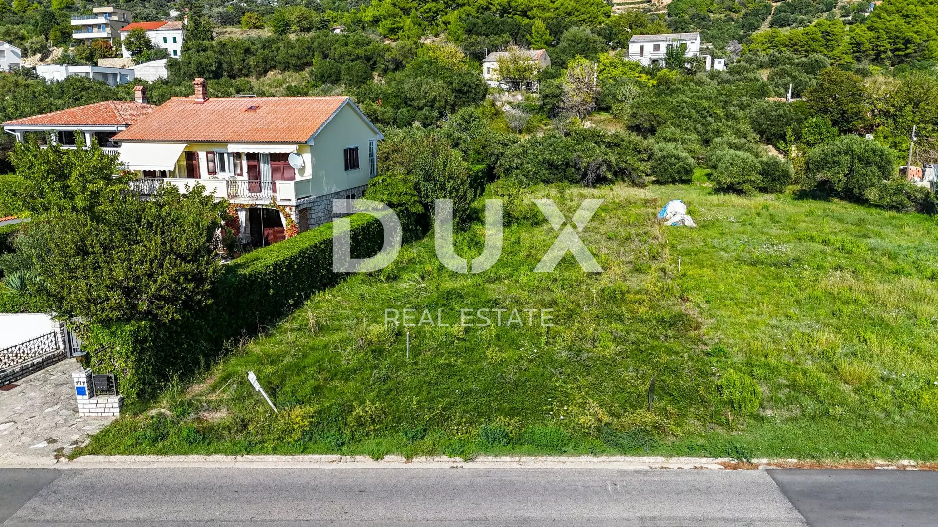 Land In Banjol, Croatia (907 M²)