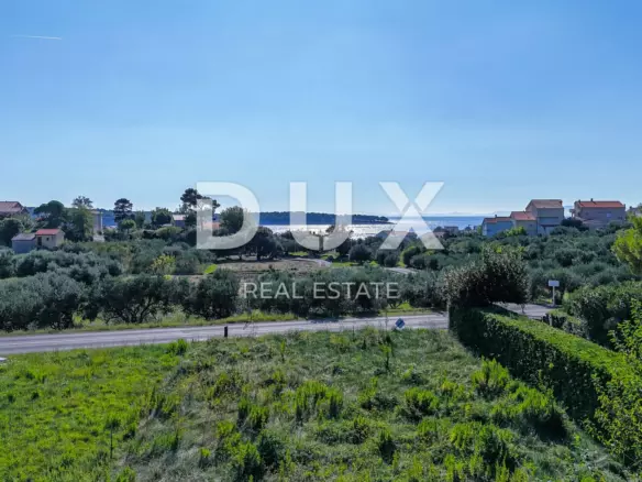 Land In Banjol, Croatia (907 M²)