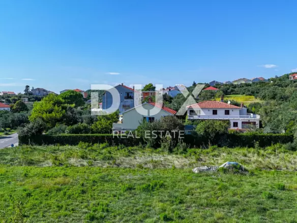 Land In Banjol, Croatia (907 M²)