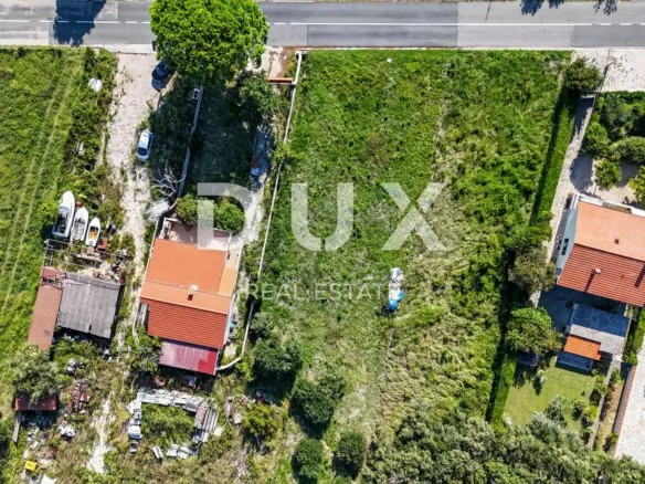 Land In Banjol, Croatia (907 M²)