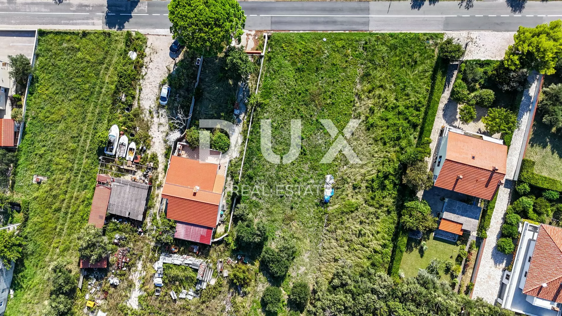Land In Banjol, Croatia (907 M²)