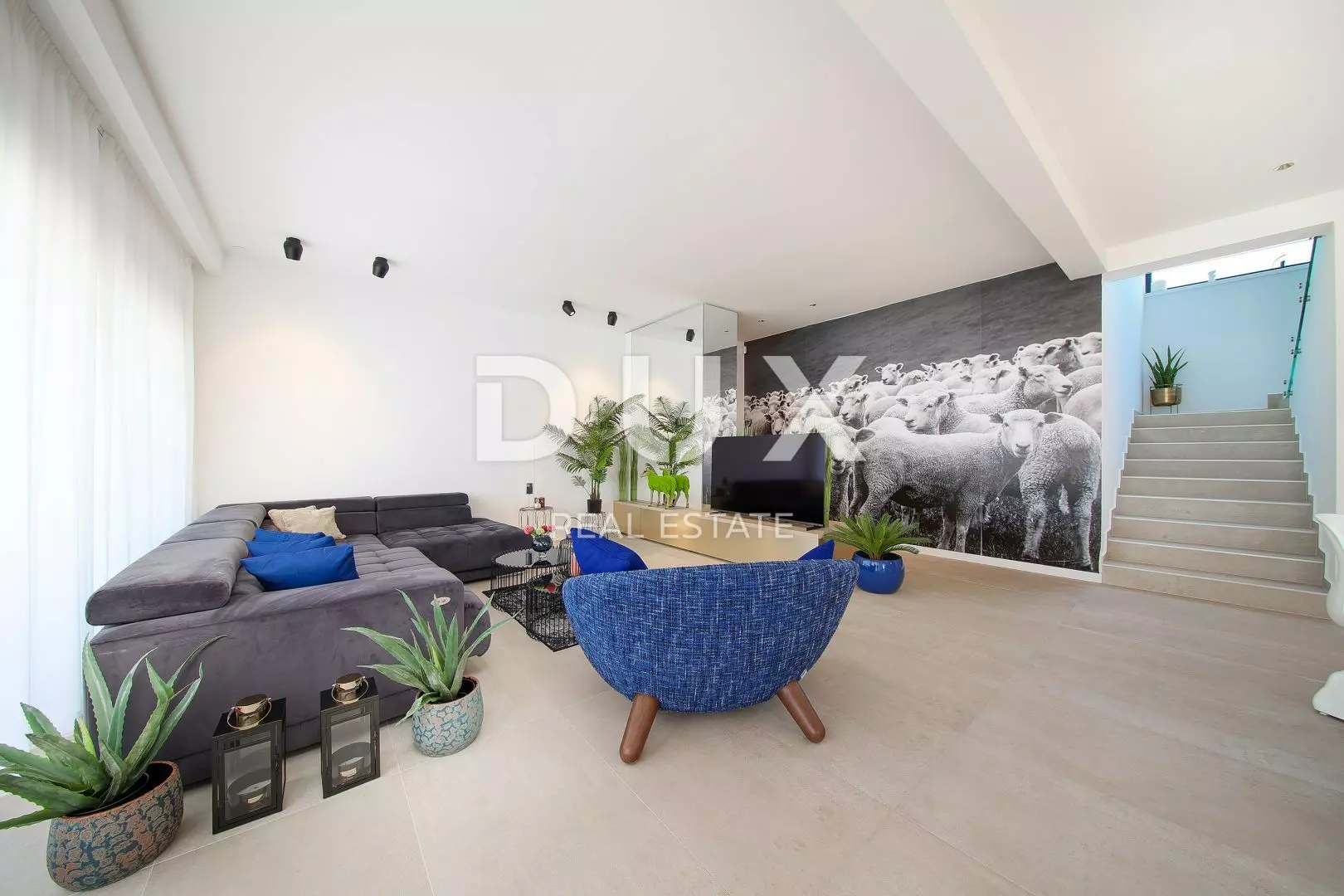 1727186711_r6jc1145a-d6b394 4-bedroom Villa In Novalja, Croatia (302 M²)
