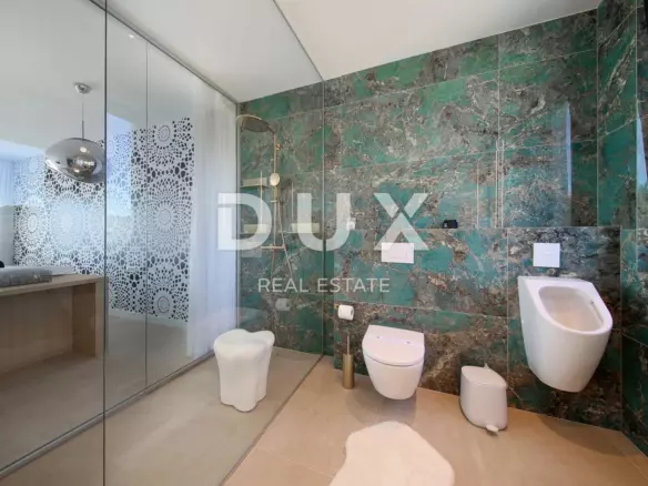4-bedroom Villa In Novalja, Croatia (302 M²)