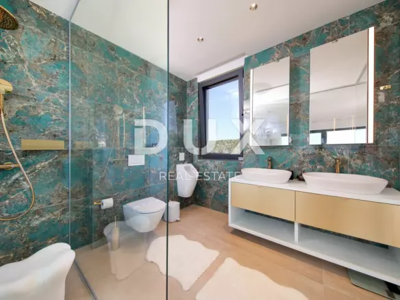 4-bedroom Villa In Novalja, Croatia (302 M²)