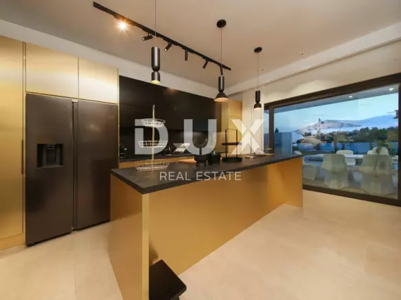 4-bedroom Villa In Novalja, Croatia (302 M²)