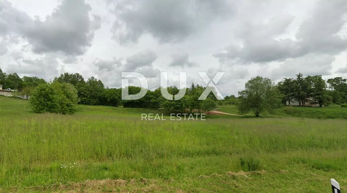 Land In Pazin, Croatia (9.508 M²)
