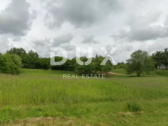 Land In Pazin, Croatia (9.508 M²)