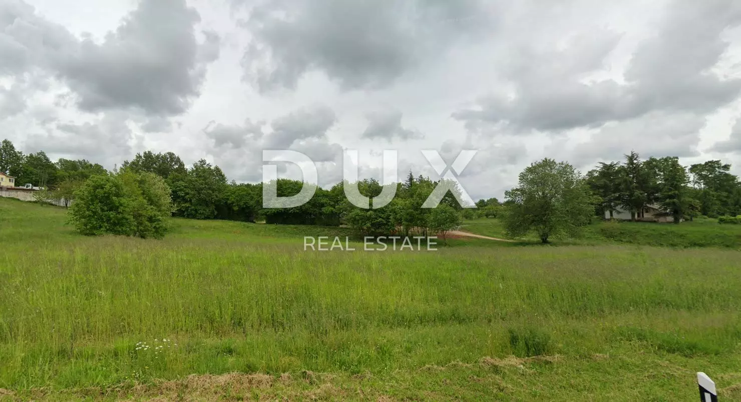 Land In Pazin, Croatia (9.508 M²)