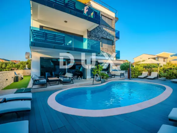 12-bedroom Detached House In Vir, Croatia (550 M²)