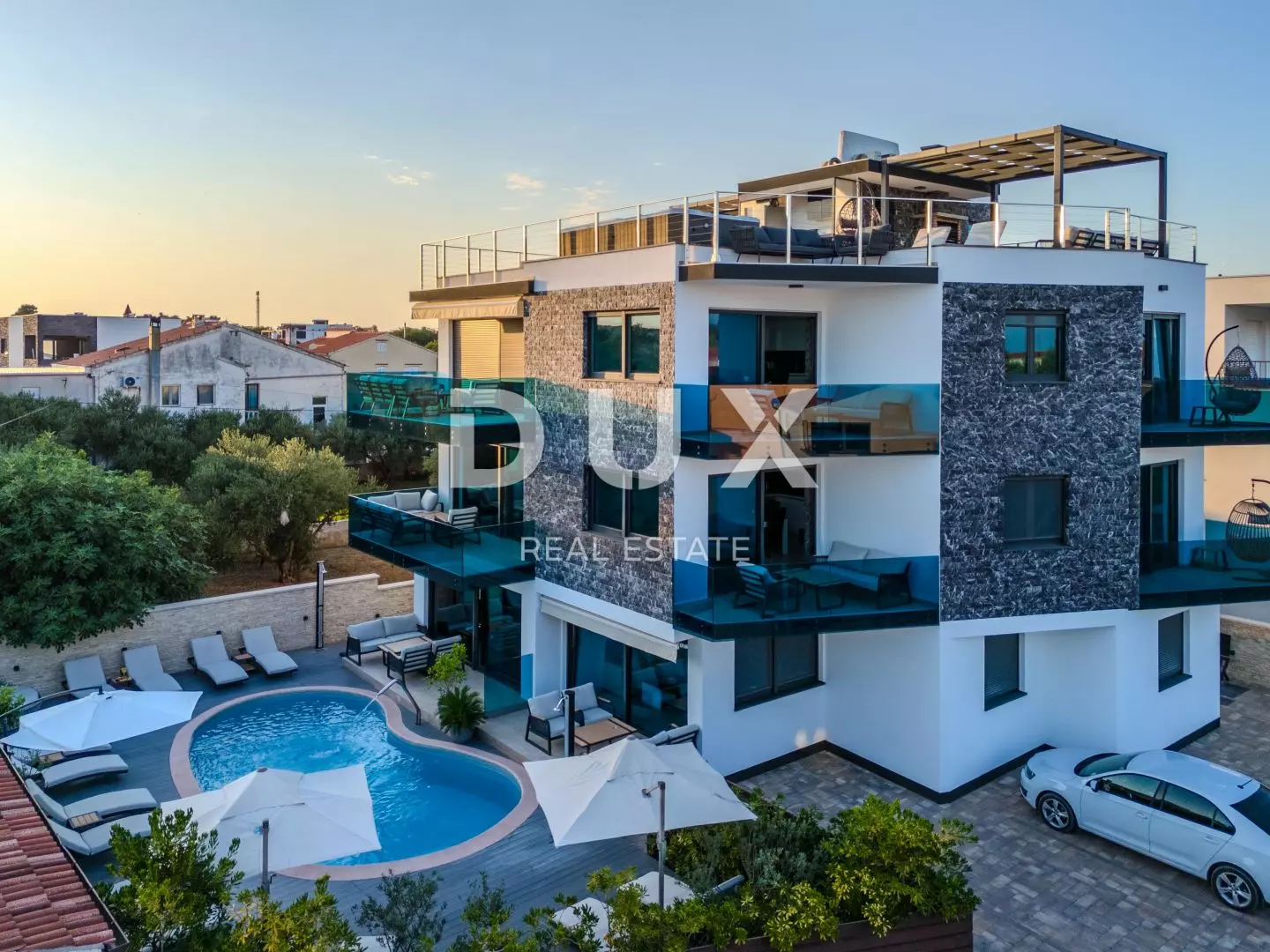 12-bedroom Detached House In Vir, Croatia (550 M²)