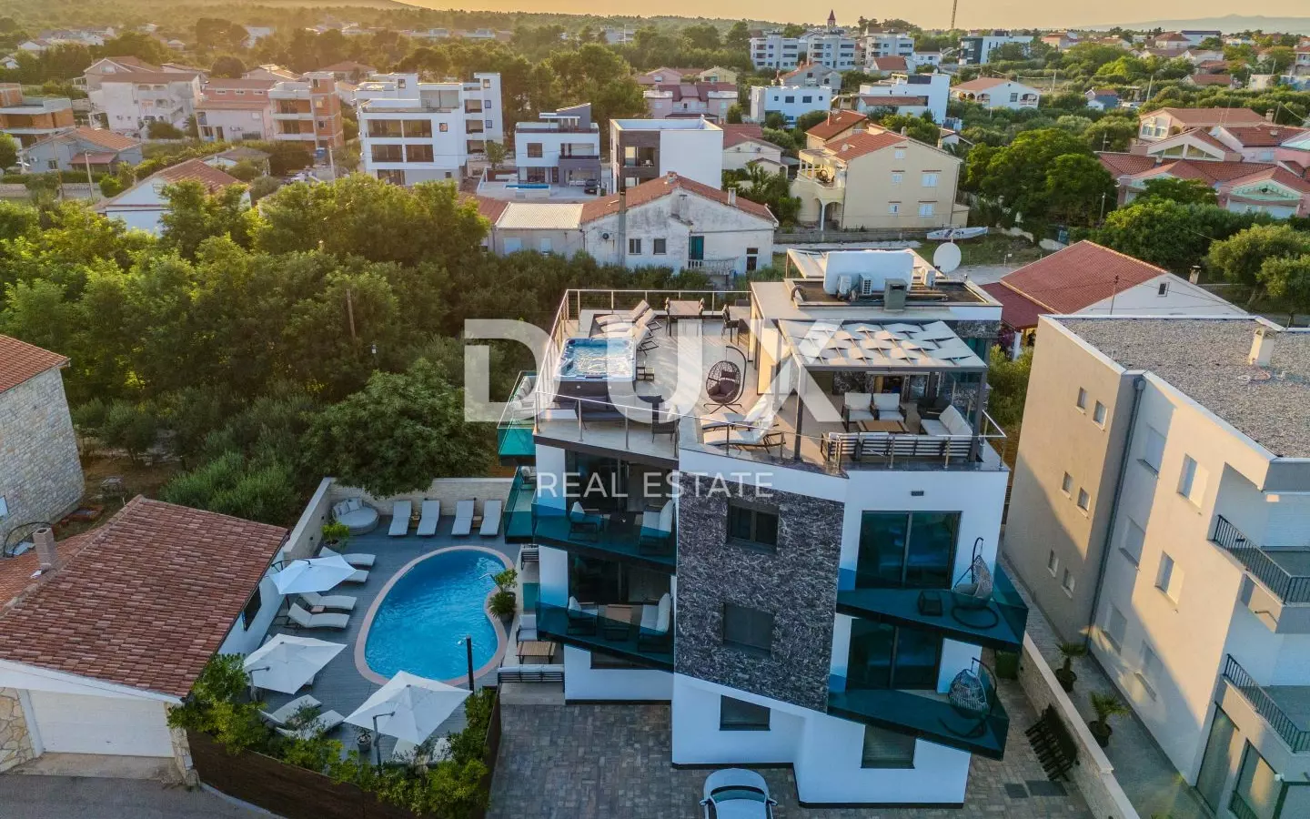 12-bedroom Detached House In Vir, Croatia (550 M²)