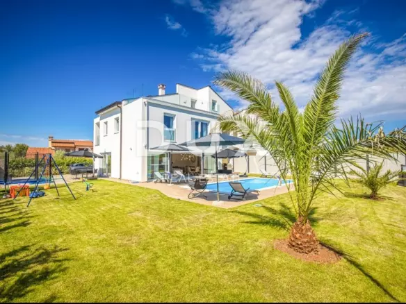 6-bedroom Detached House In Mihatovići, Croatia (265 M²)