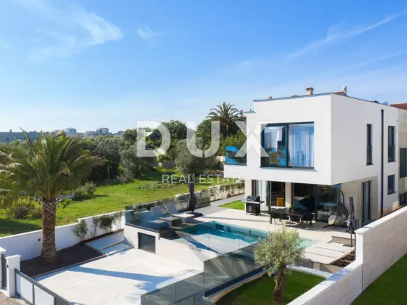 5-bedroom Villa In Medulin, Croatia (340 M²)