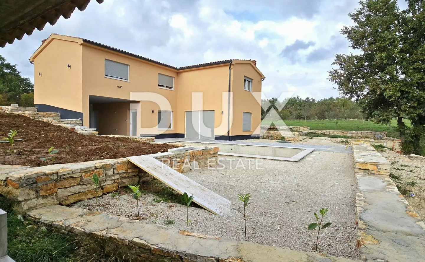 3-bedroom Detached House In Svetvinčenat, Croatia (190 M²)