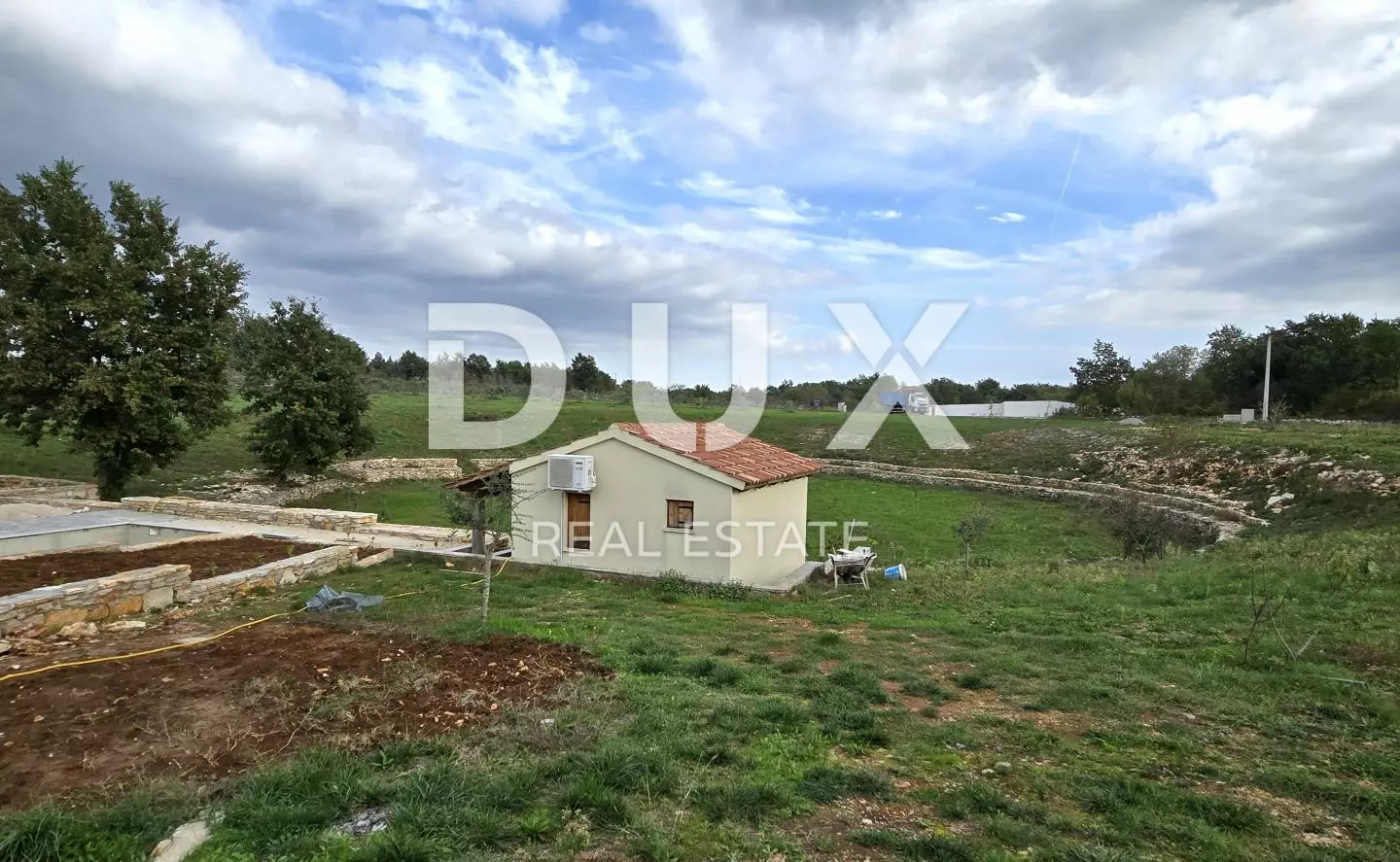 Land In Svetvinčenat, Croatia (8.748 M²)