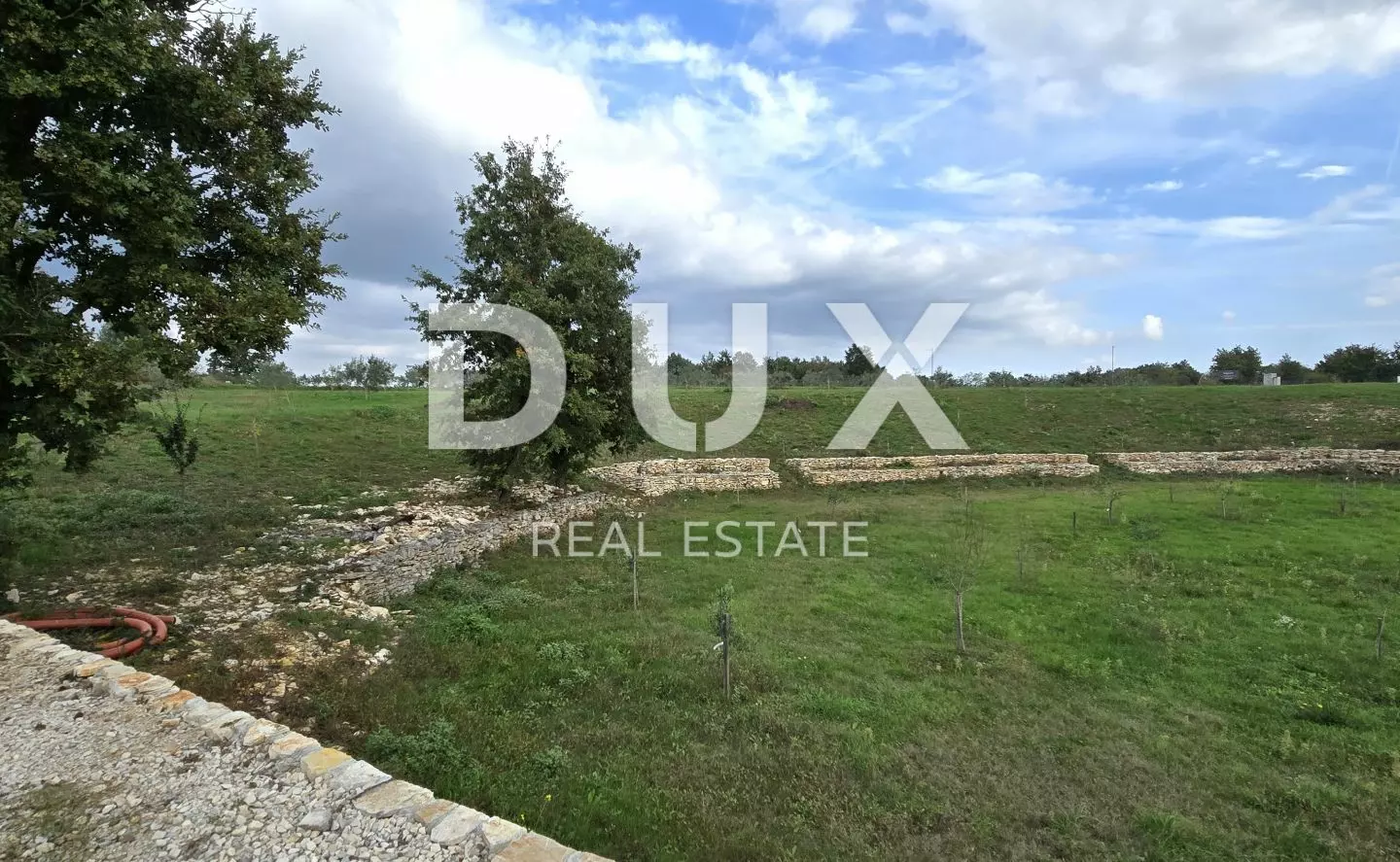 Land In Svetvinčenat, Croatia (8.748 M²)