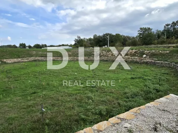 Land In Svetvinčenat, Croatia (8.748 M²)
