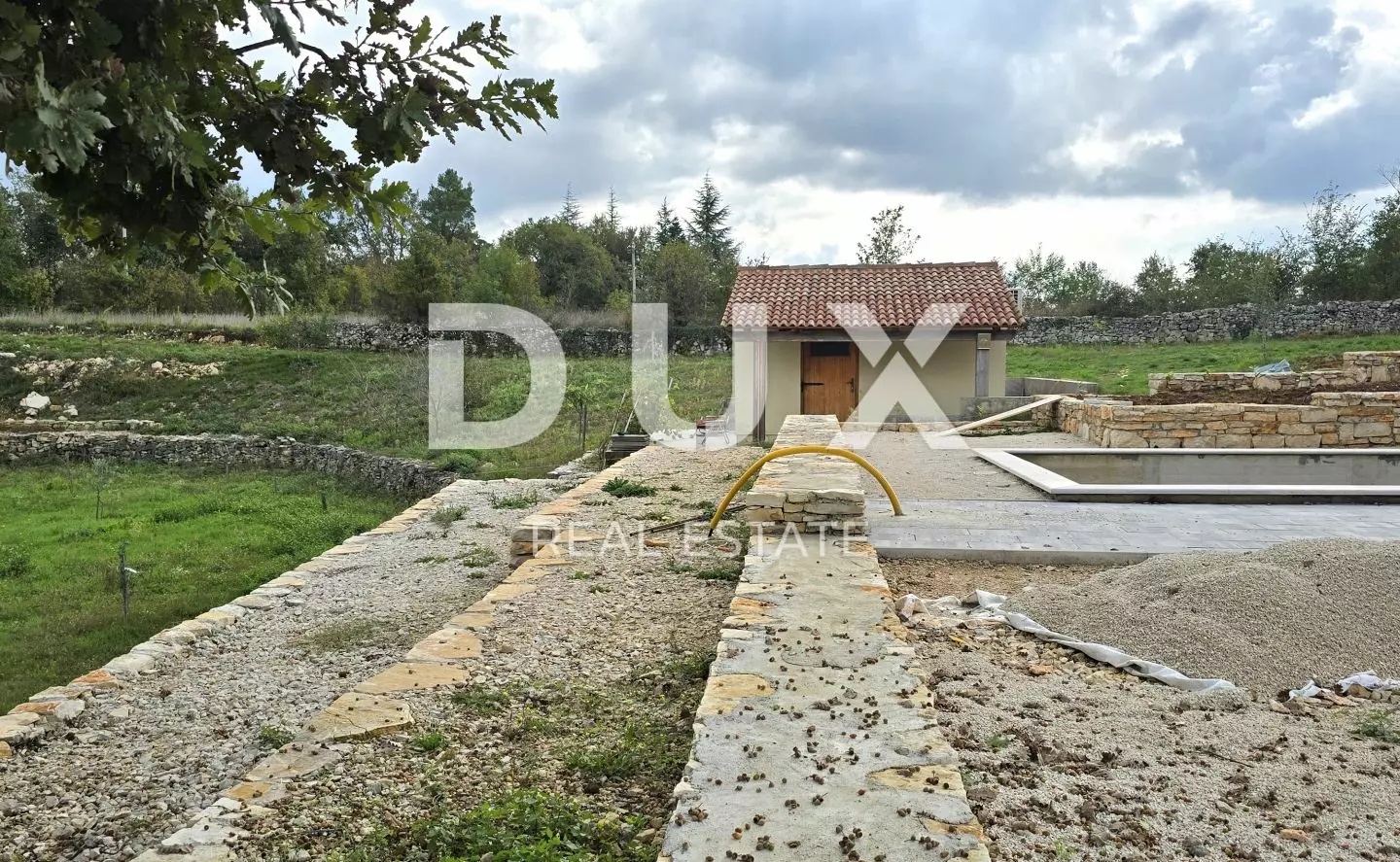 Land In Svetvinčenat, Croatia (8.748 M²)
