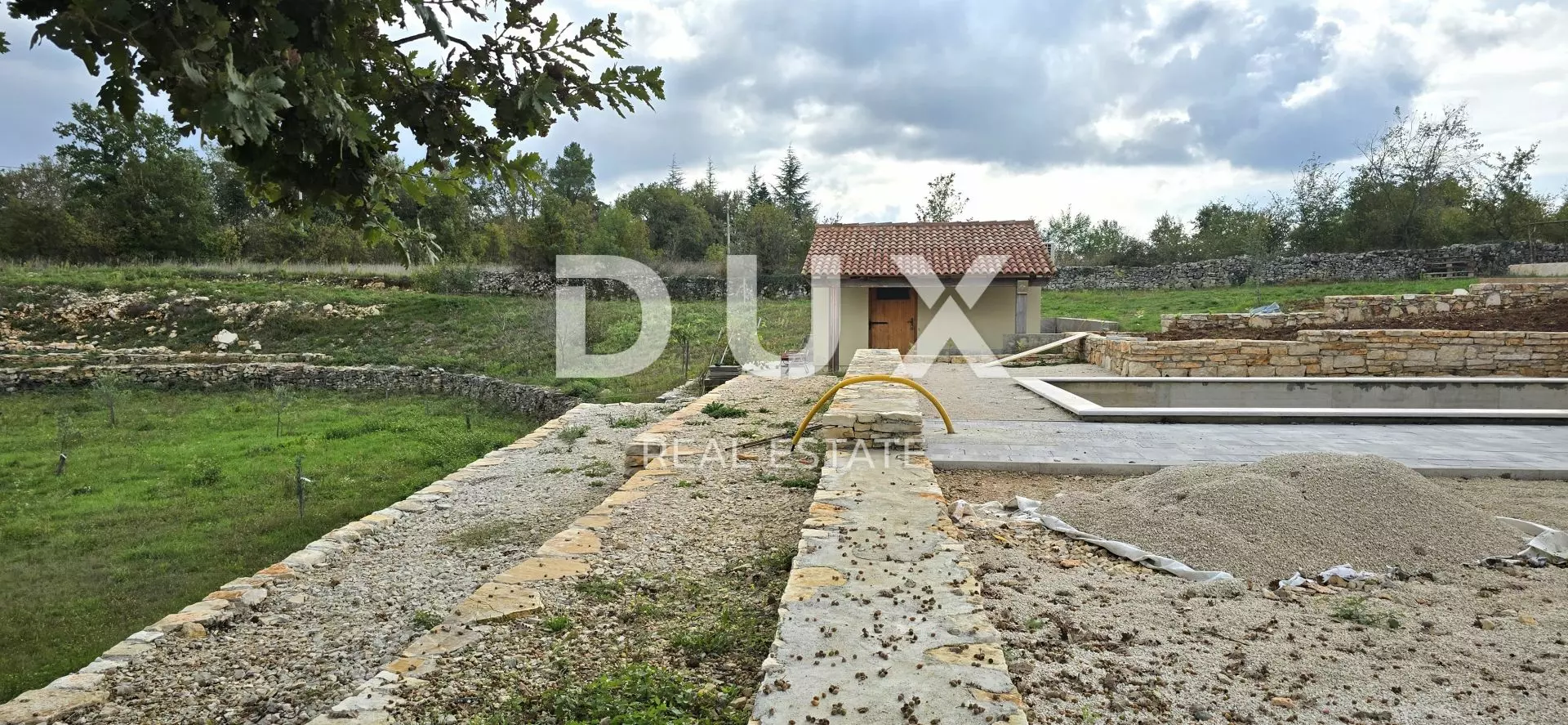 1730117560_20241028_112952-fc064a Land In Svetvinčenat, Croatia (8.748 M²)