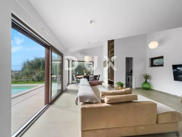 2-bedroom Villa In Krnica, Croatia (100 M²)
