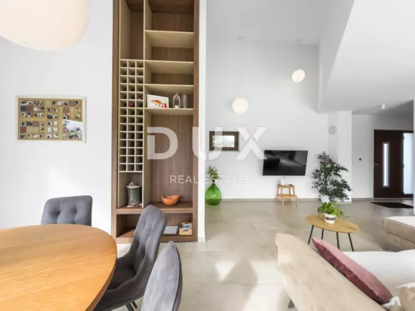 2-bedroom Villa In Krnica, Croatia (100 M²)