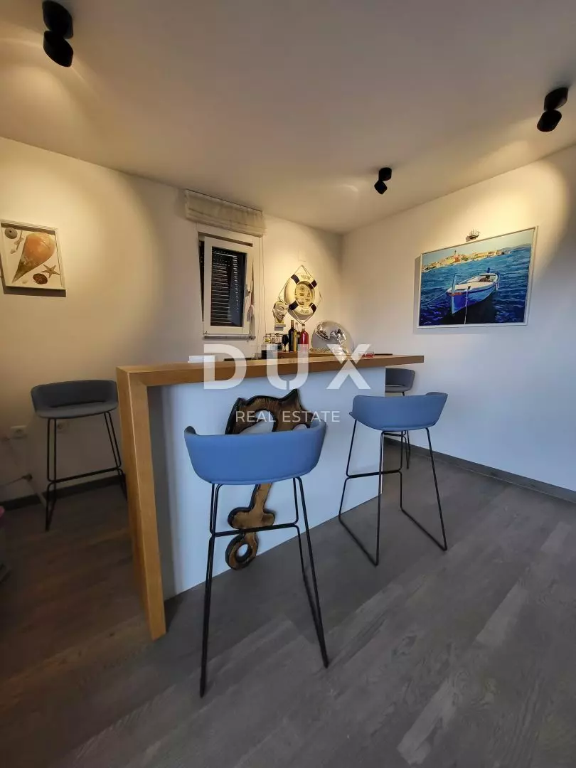 4-bedroom Apartment In Preko, Croatia (150 M²)