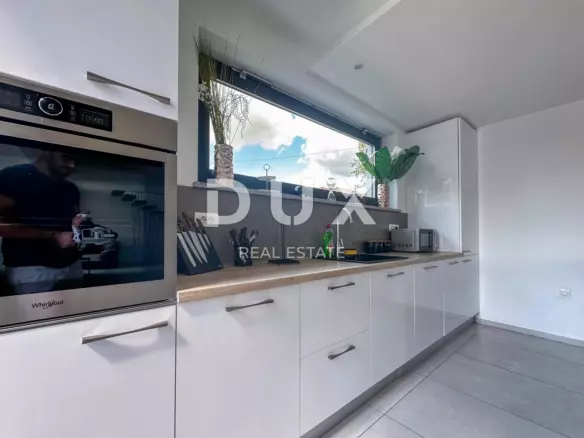 5-bedroom Villa In Loborika, Croatia (300 M²)