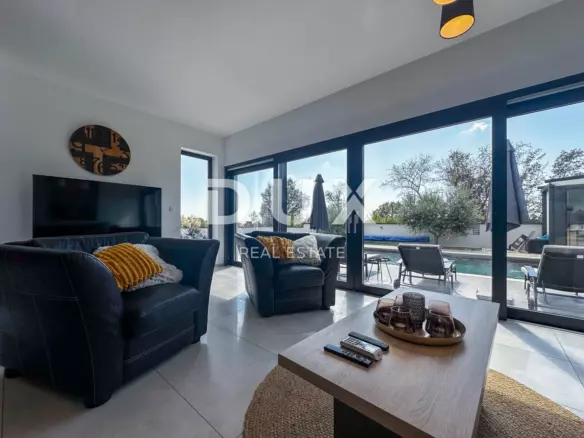 5-bedroom Villa In Loborika, Croatia (300 M²)