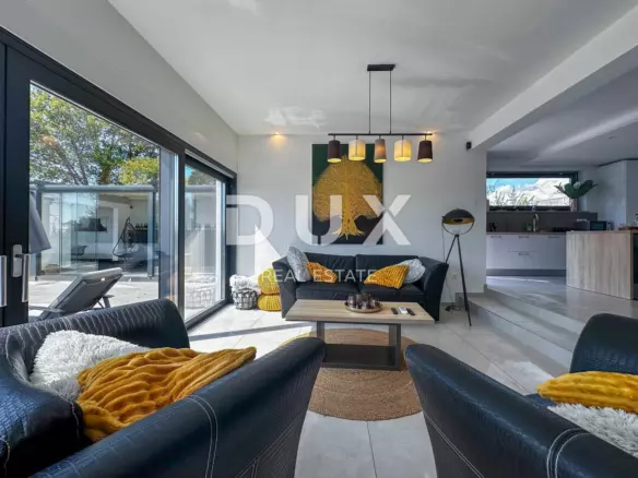 5-bedroom Villa In Loborika, Croatia (300 M²)