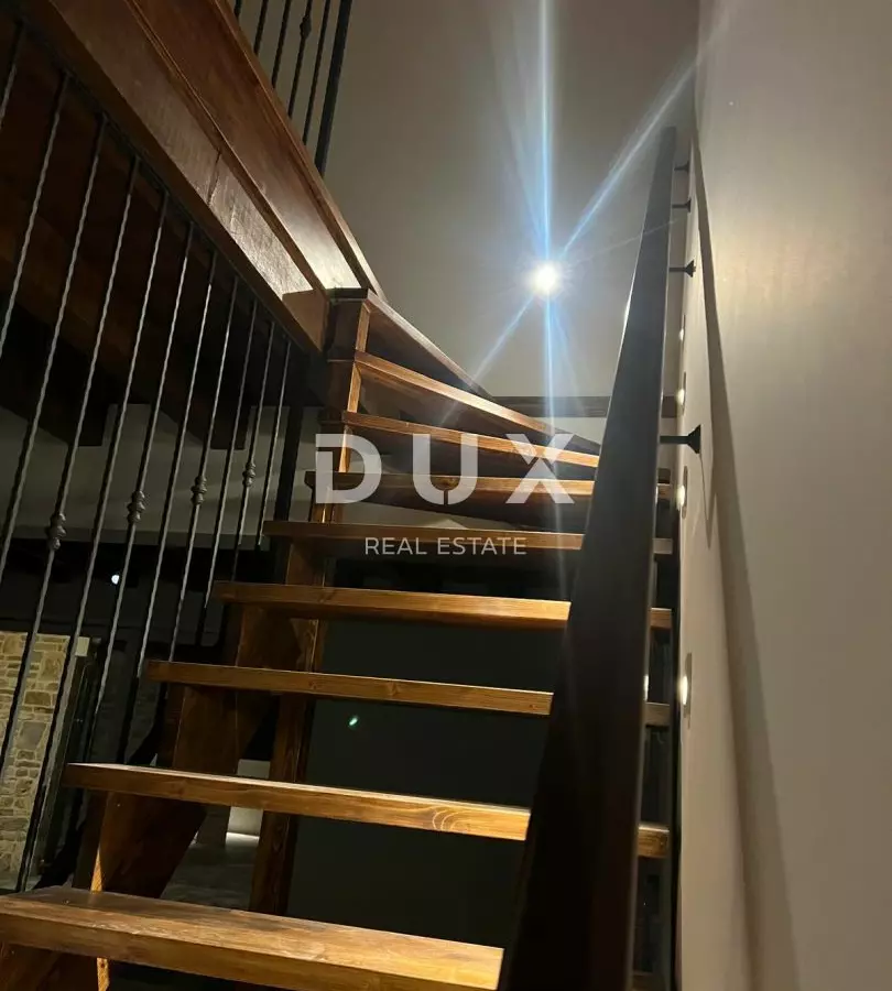 4-bedroom Villa In Vrsi, Croatia (165 M²)