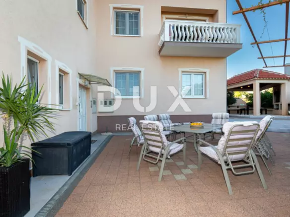 11-bedroom Detached House In Sveti Filip I Jakov, Croatia (398,41 M²)