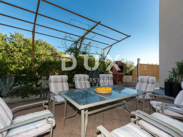 11-bedroom Detached House In Sveti Filip I Jakov, Croatia (398,41 M²)