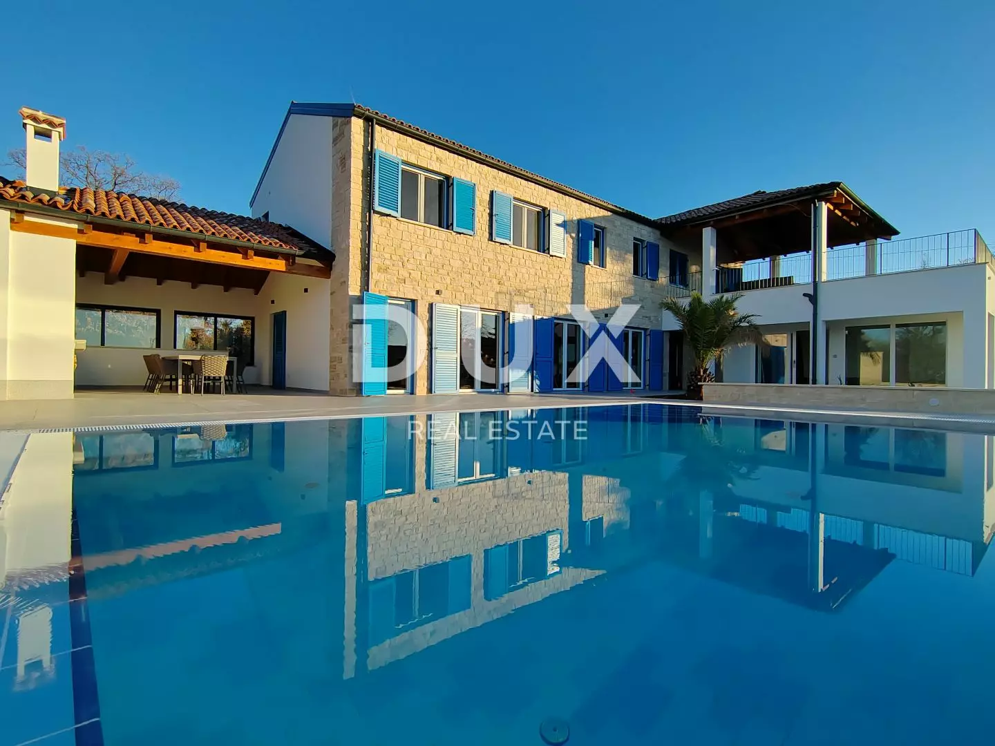 4-bedroom Villa In Višnjan, Croatia (300 M²)