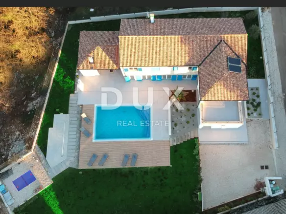 4-bedroom Villa In Višnjan, Croatia (300 M²)