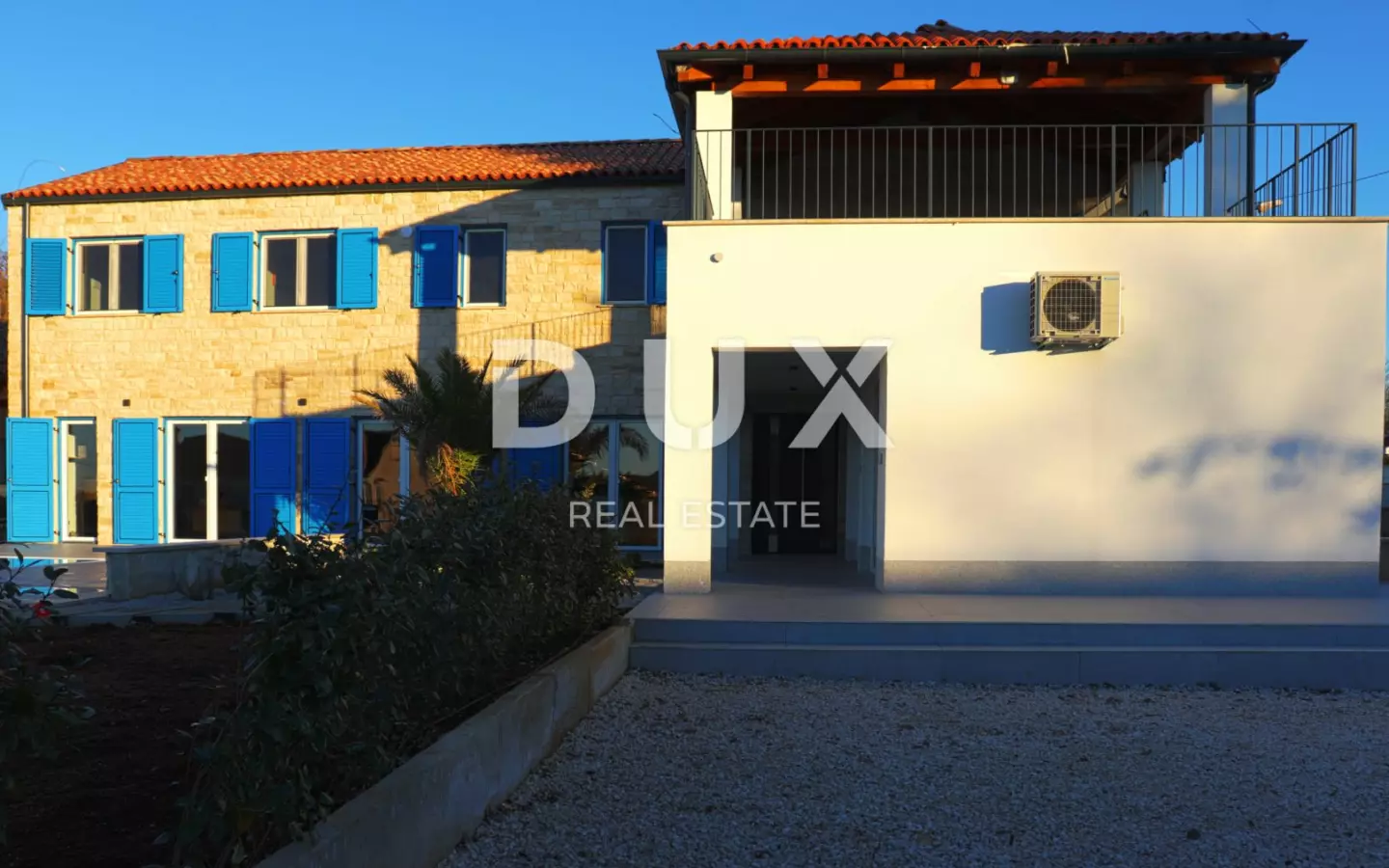 4-bedroom Villa In Višnjan, Croatia (300 M²)
