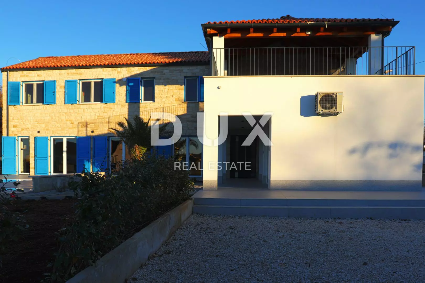 4-bedroom Villa In Višnjan, Croatia (300 M²)