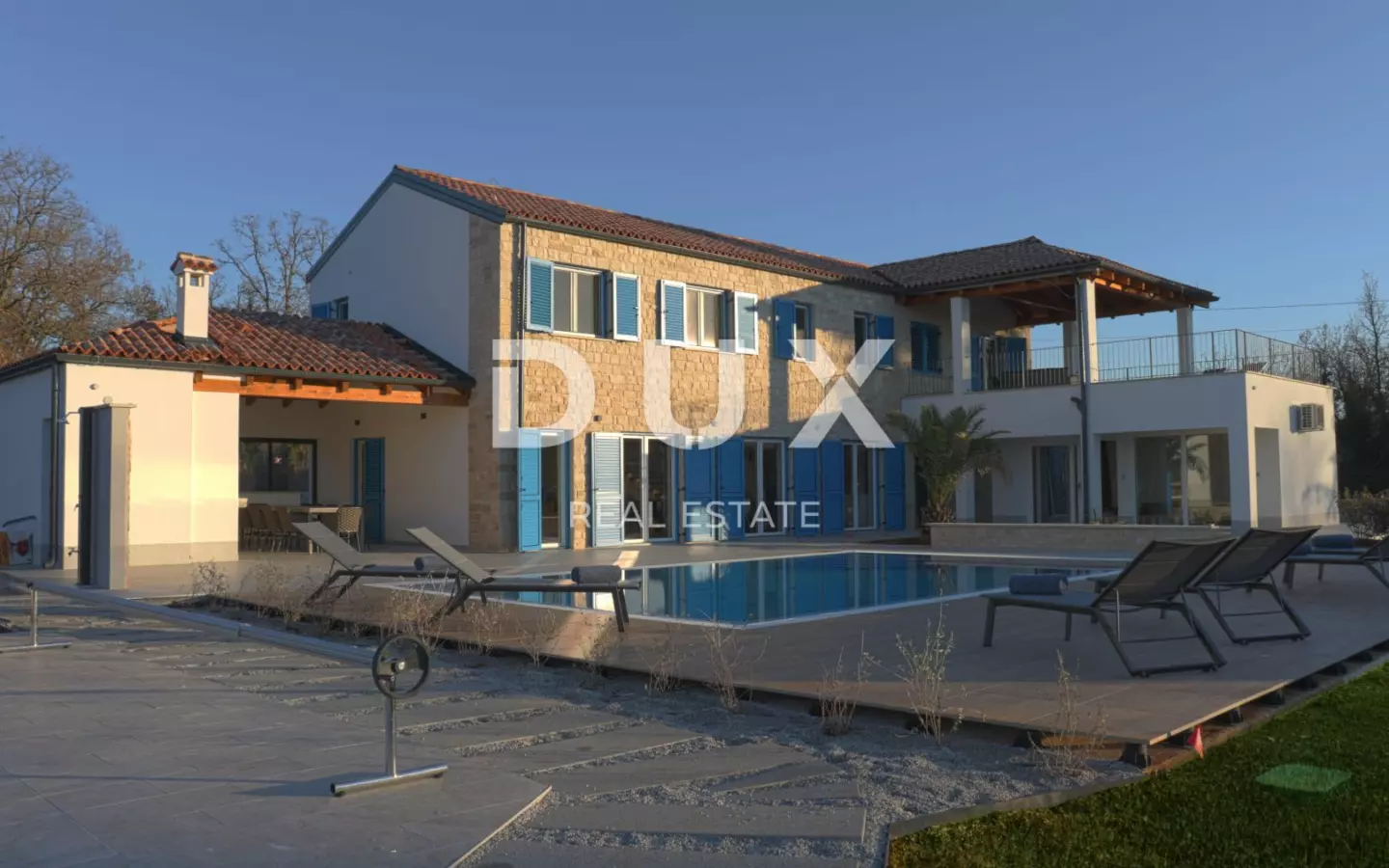4-bedroom Villa In Višnjan, Croatia (300 M²)