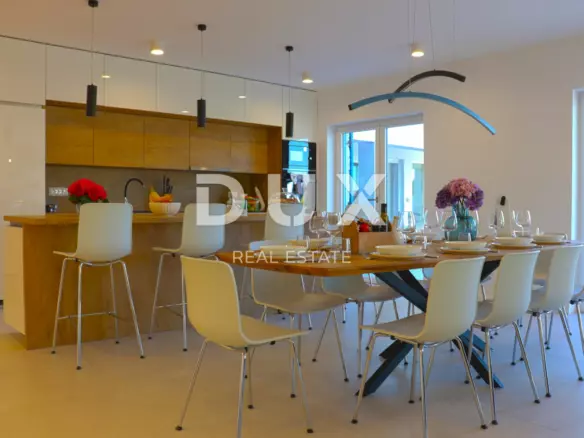 4-bedroom Villa In Višnjan, Croatia (300 M²)