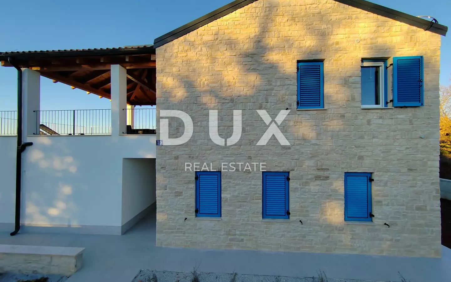 4-bedroom Villa In Višnjan, Croatia (300 M²)